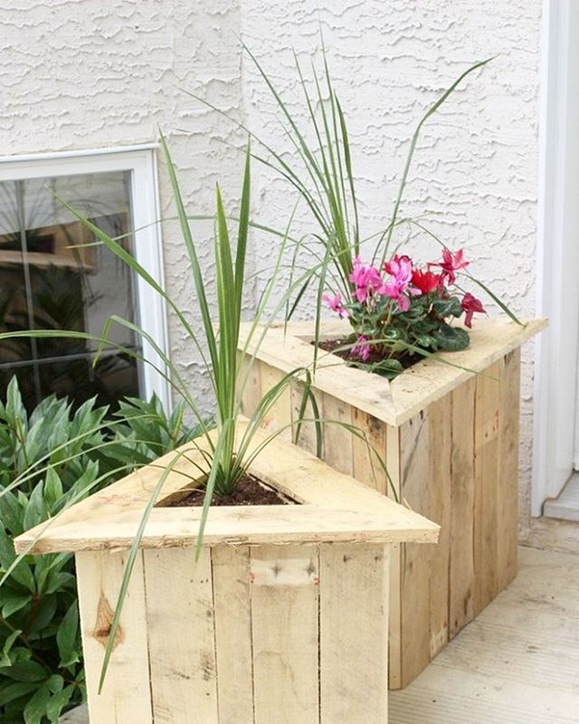 Image of 2 triangle pallet planters 