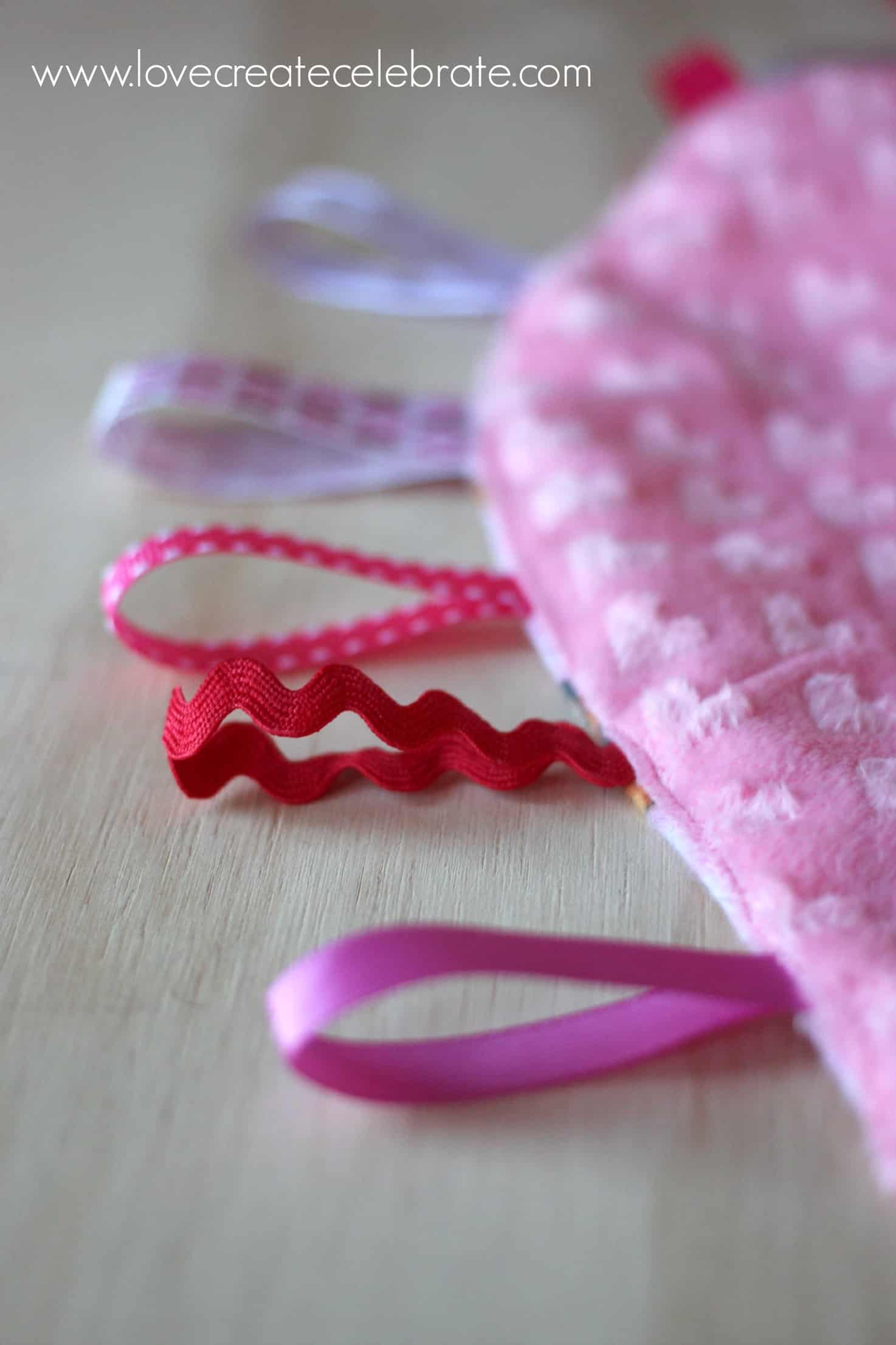 Ribbons on the heart taggie blanket