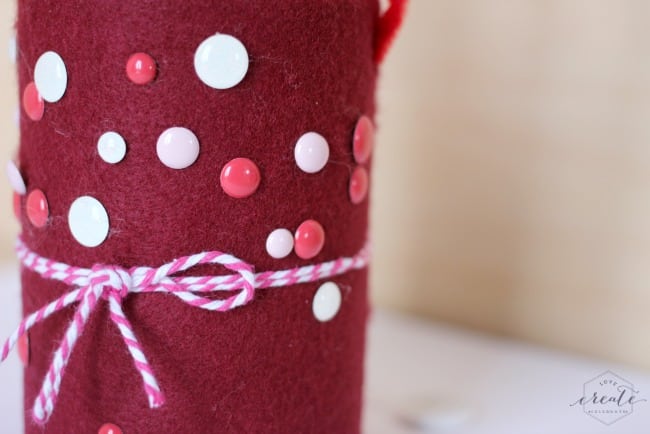Your kids can decorate these valentine's day tin cans in so many fun ways