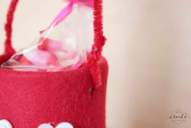 This simple valentine's day craft is perfect for your kids to enjoy valentine's day