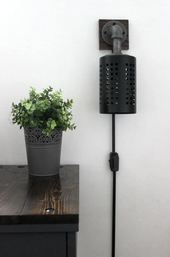 Make your own DIY Industrial Sconces with this great tutorial. We'll tell you everything you need to make a DIY wall sconce! Add character to your room with IKEA hack! 