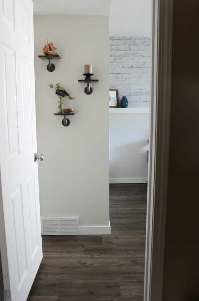 Love the mix of modern and industrial decor in this bedroom design!