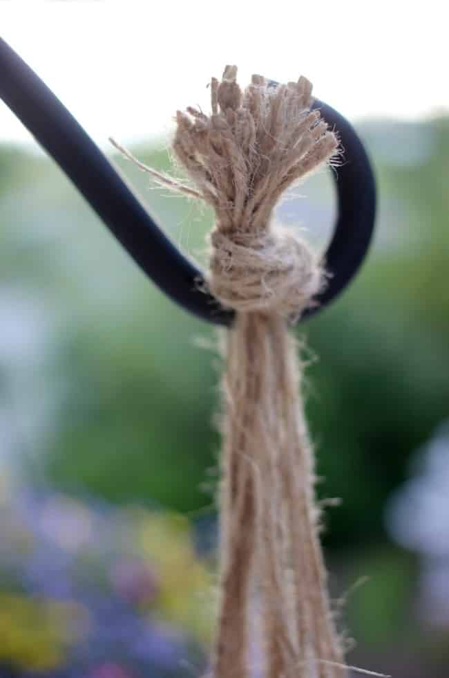 The perfect DIY outdoor decor for a summer party on the patio! All you need is jute string and mason jars! 