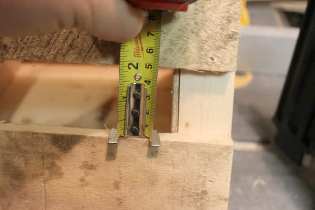 Measure the remaining space on the pallet