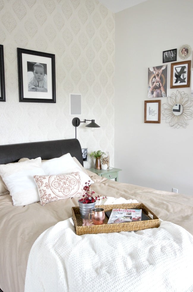 Warm and inviting home decor in the bedroom