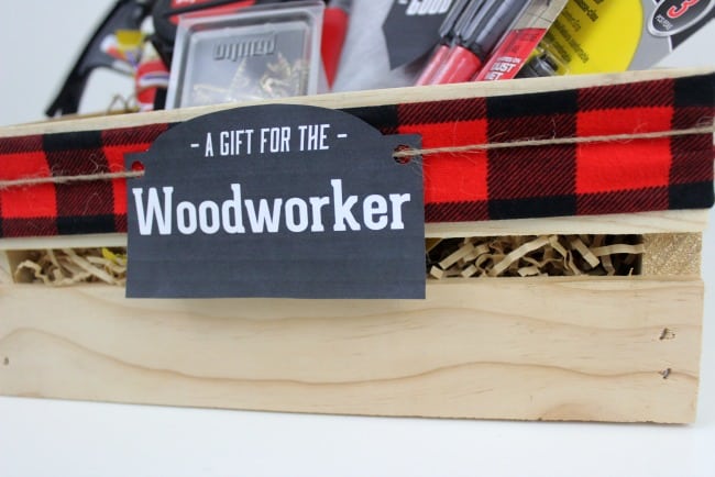 Instead of gift baskets, why not opt for the more manly Gift Crate?! These crates make the perfect gifts for woodworkers, and comes with a huge list of suggestions to go inside! #woodworkers #gifts #Christmas #fathersday