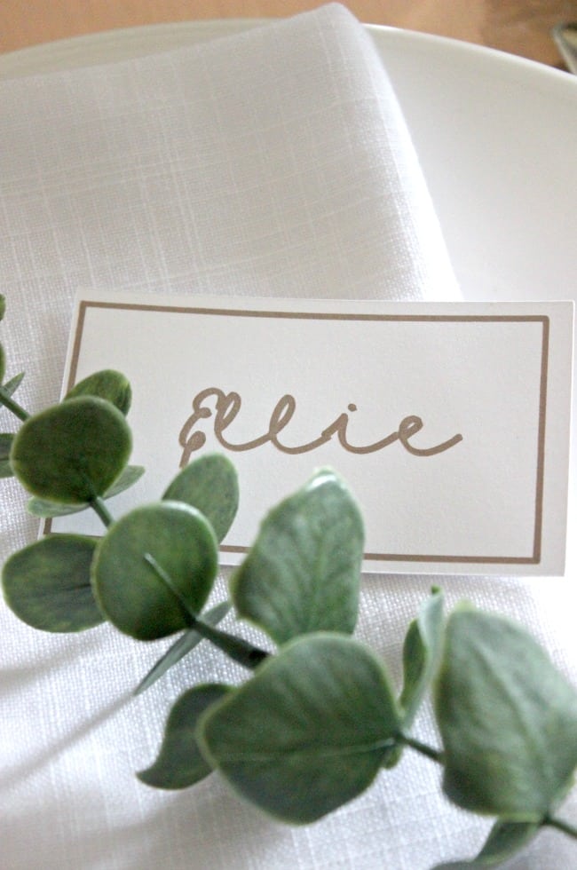 Make perfect handwritten place cards (even if you don't have perfect writing!). Beautiful for any table setting! I'm dreaming of Thanksgiving and Christmas tables :)