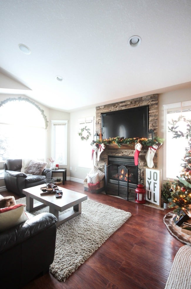 A beautiful rustic and industrial style Christmas Home Tour!