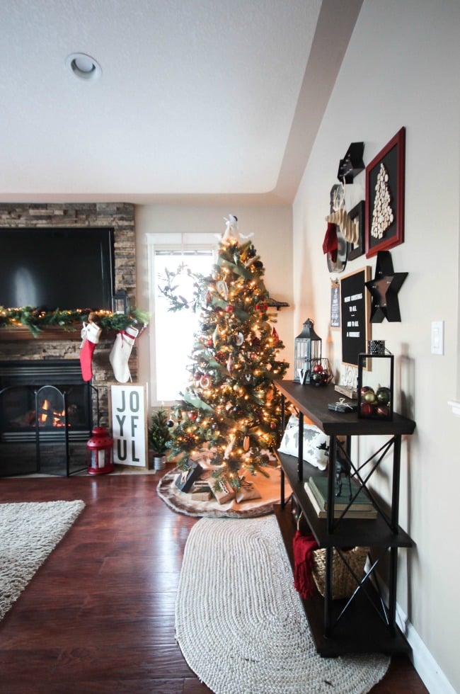 A beautiful rustic and industrial style Christmas Home Tour!