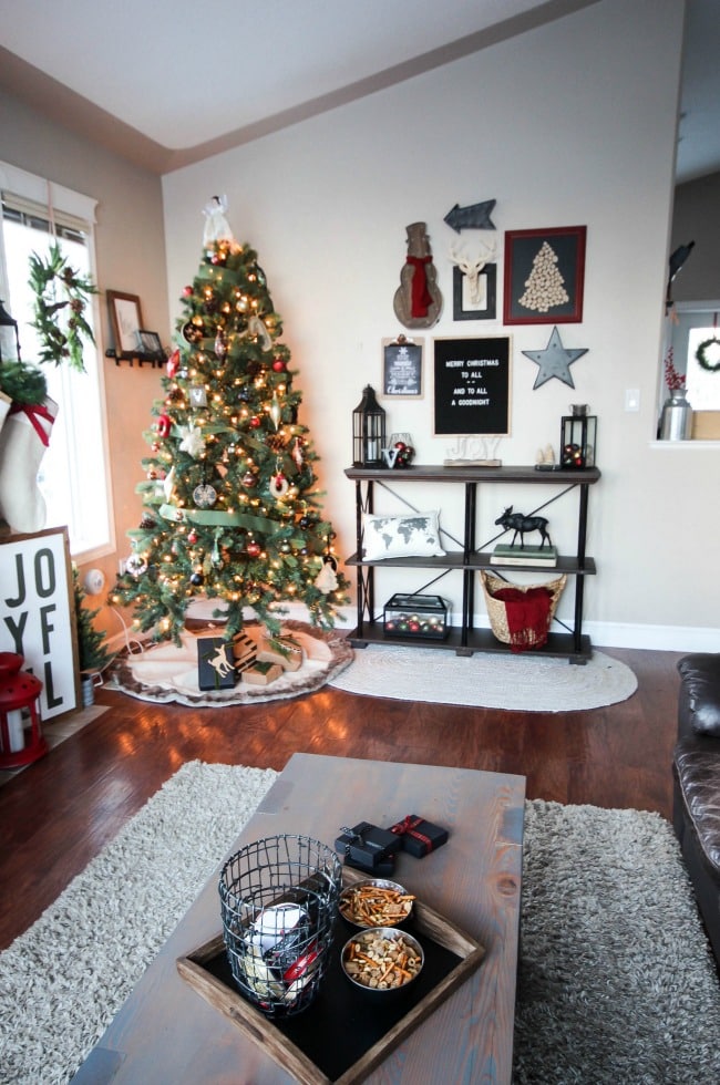 A beautiful rustic and industrial style Christmas Home Tour!