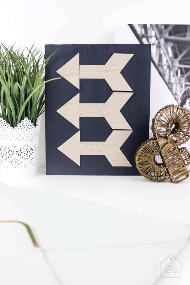 Beautiful wooden home decor idea that doesn't require any power tools! The perfect modern Valentine's day decor, or the perfect piece for your gallery wall :) 