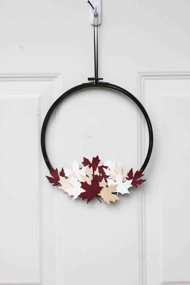 A beautiful modern hoop wreath for Canada Day! Using a simple embroidery hoop and balsa wood maple leaves, you can celebrate the birthday of Canada in style! Love the red, white, and black! 