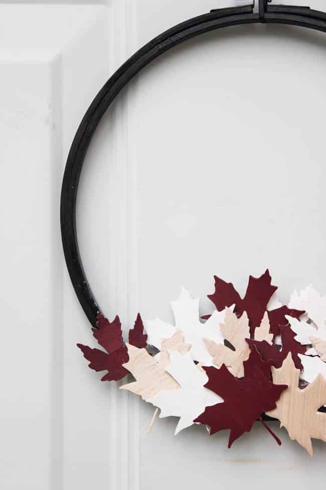 A beautiful modern hoop wreath for Canada Day! Using a simple embroidery hoop and balsa wood maple leaves, you can celebrate the birthday of Canada in style! Love the red, white, and black! 