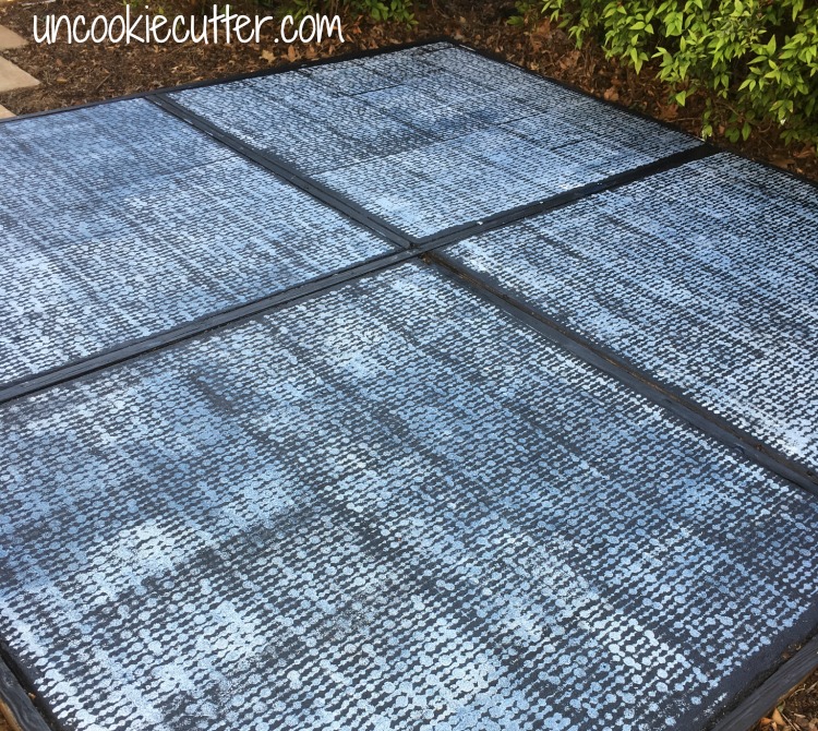 This faux concrete rug is a stunning concrete decor idea!