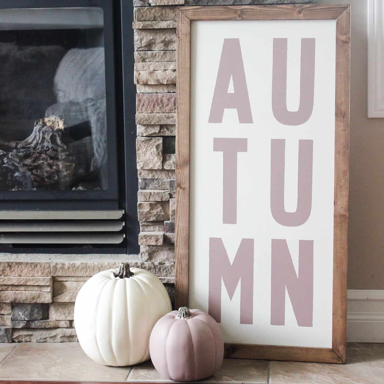 Love these Fall and Christmas custom wood signs! Beautiful decor for the fall and holiday seasons. Learn how you can make your own custom wood sign for the home with this simple DIY tutorial. The perfect sign and shape for your fireplace and mantle decor!