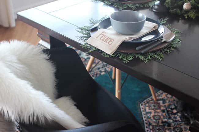 Table setting in the Christmas dining room 