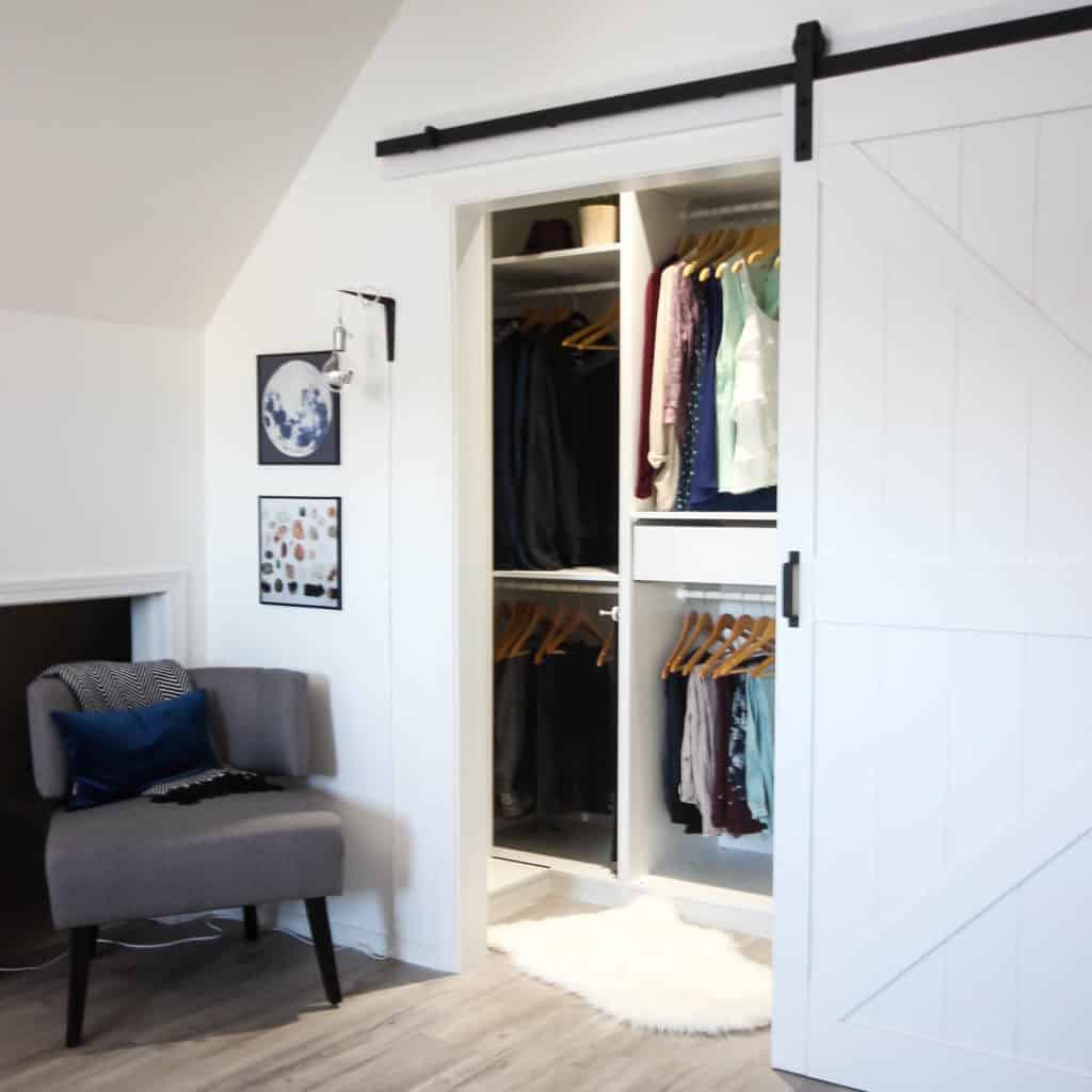 A stunning dream closet is possible, even when you only have a small space to work with! Love the modern ideas for this his & hers closet. A beautifully organized walk-in closet for a small room!