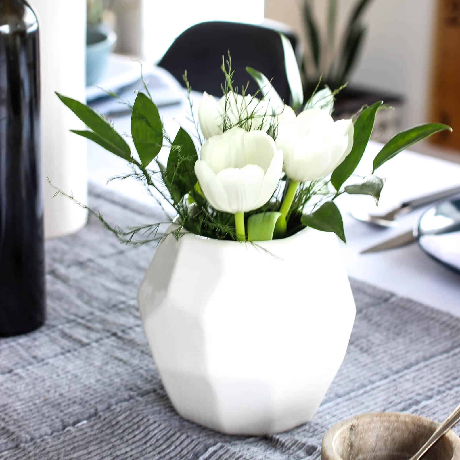 Beautiful modern spring flower arrangements! An easy tutorial for beginners! Learn to arrange beautiful spring centrepieces for Easter, Mother's Day, Weddings, Bridal Showers, or any party! Love the stunning white and green arrangements in this video tutorial!