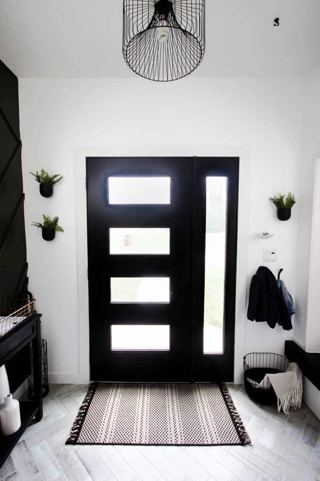 This modern entryway makeover is so simple and stunning