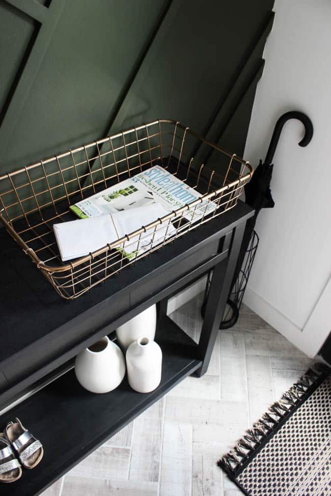 Love this wire basket, perfect place to store mail or magazines