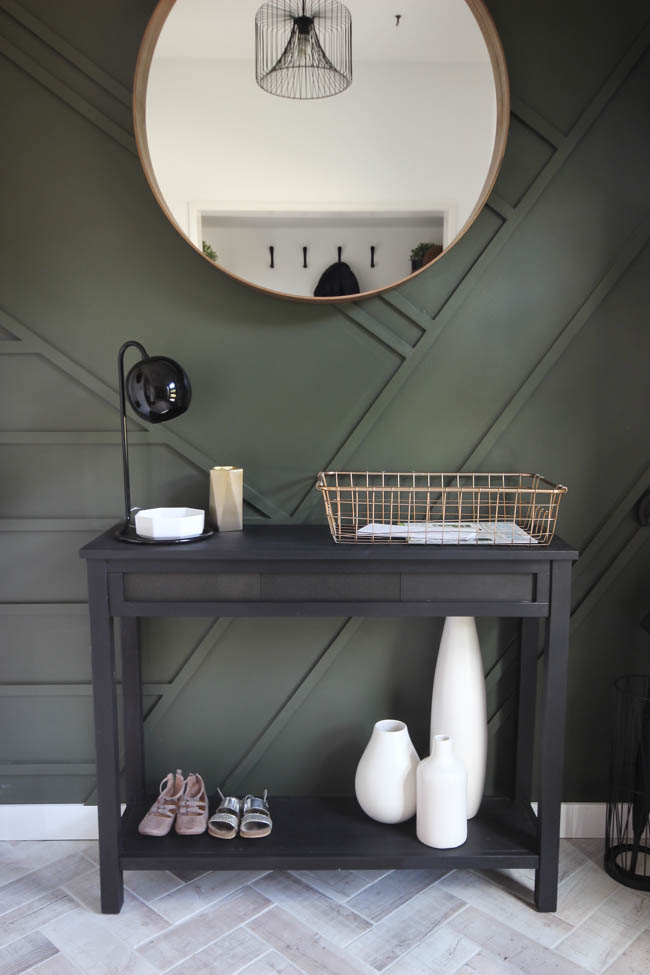 Beautiful Furniture Transformation! Use leftover tile to upcycle an old console table into a beautiful, modern piece in just a few steps. Beautiful narrow table for the entry or hallway. Such a wonderful use of leftover tile!