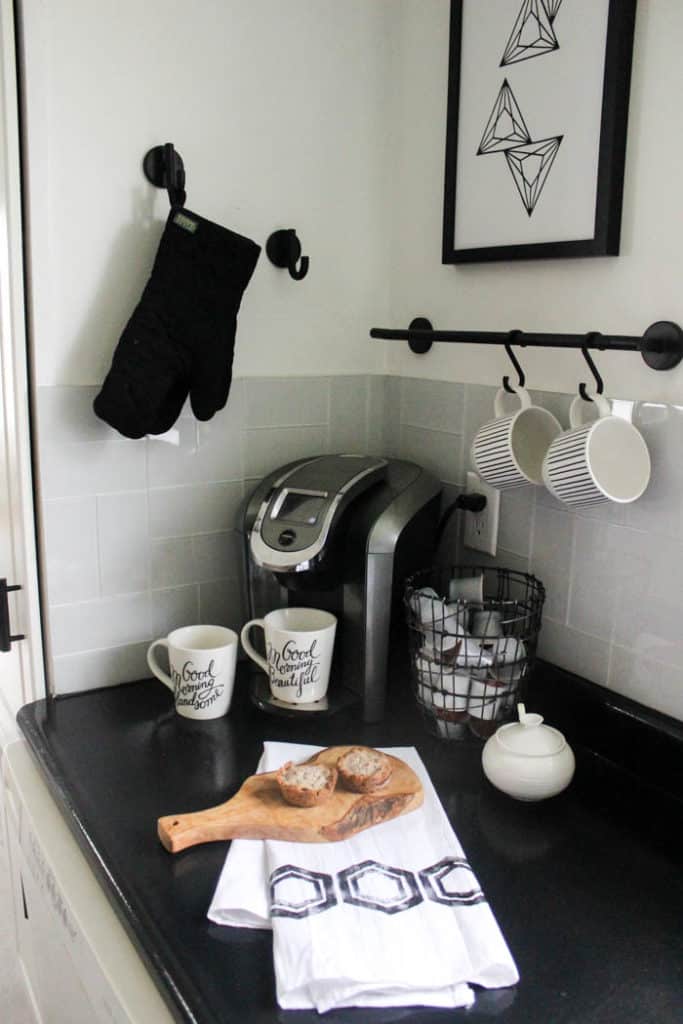 These modern tea towels are an easy craft when you make your own stamps