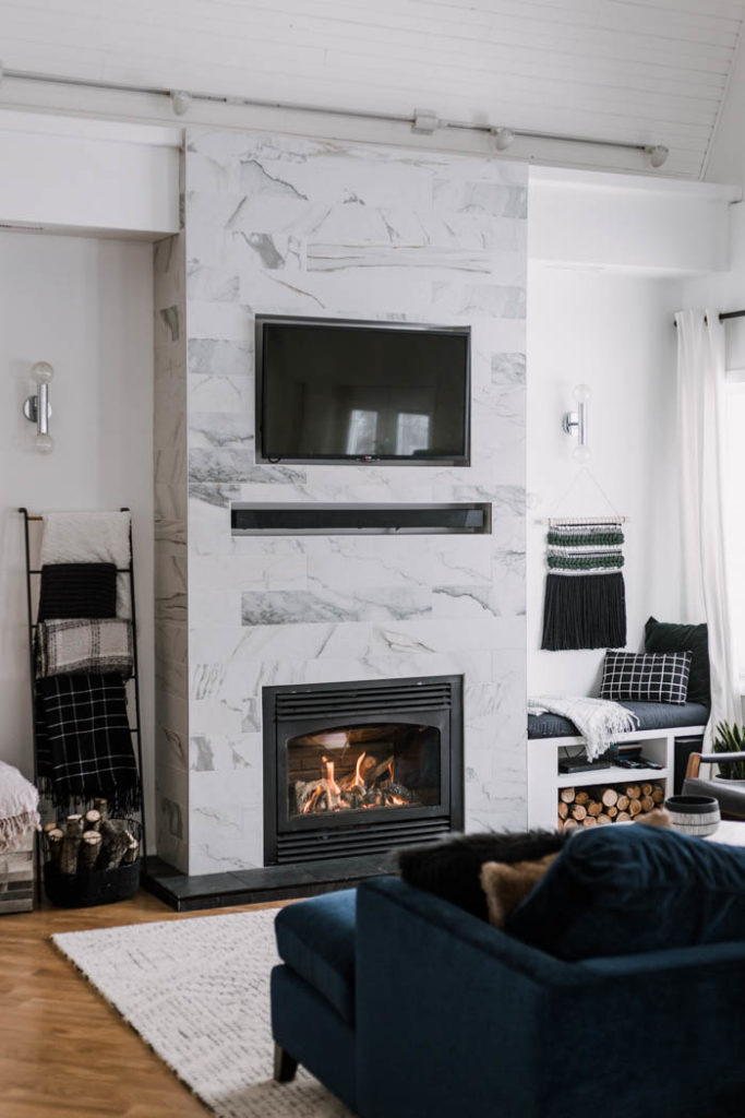 Beautiful tiled fireplace in a beautiful modern living room