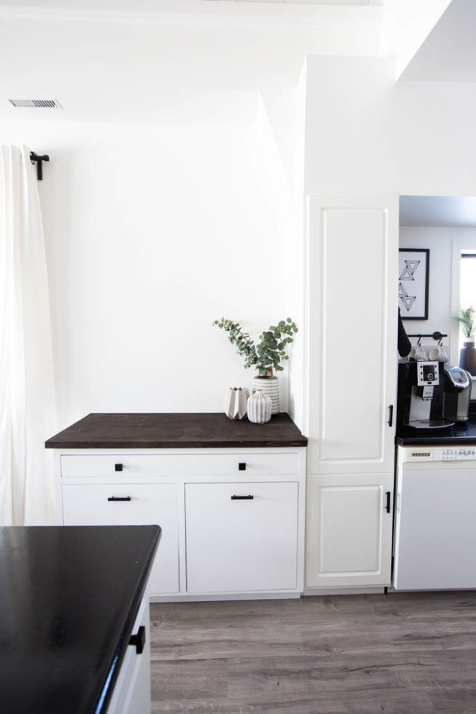 white kitchen cabinets