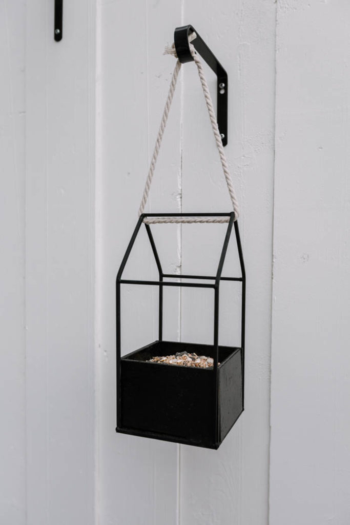 Modern bird feeder 