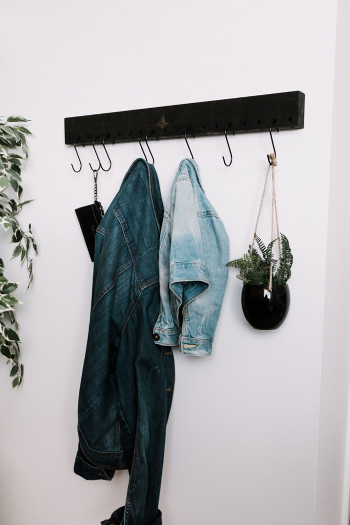 Coat rack DIY