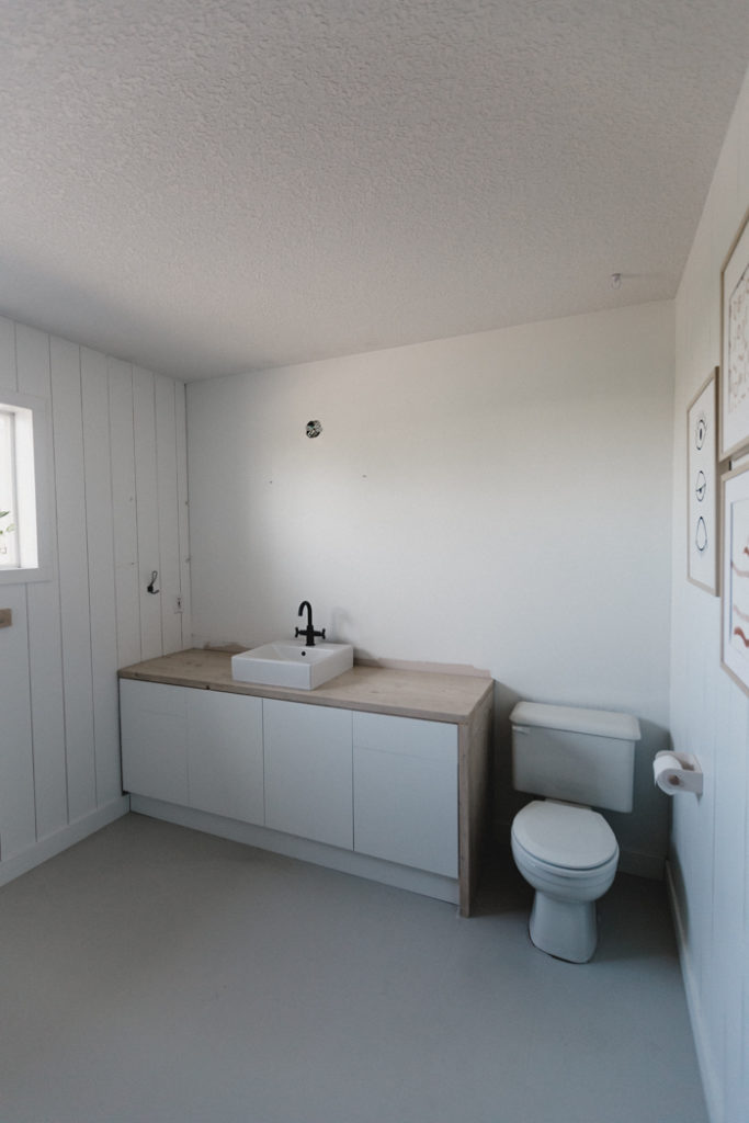 bathroom before adding a bathroom accent wall