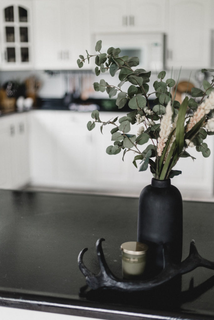 beautiful countertop vignette for fall