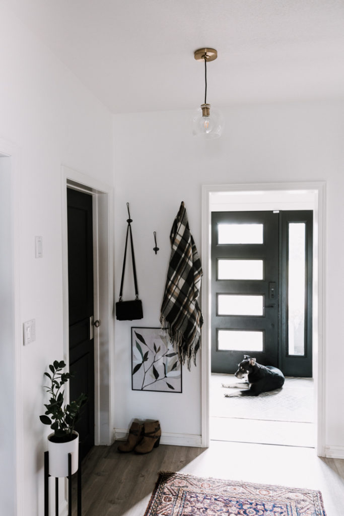 gorgeous modern hallway decor