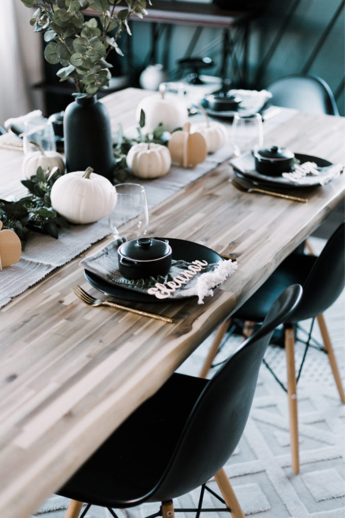 Gorgeous modern thanksgiving tablescape