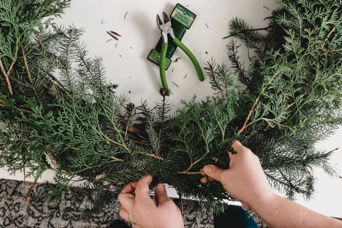 How to add new pine branches to wreath