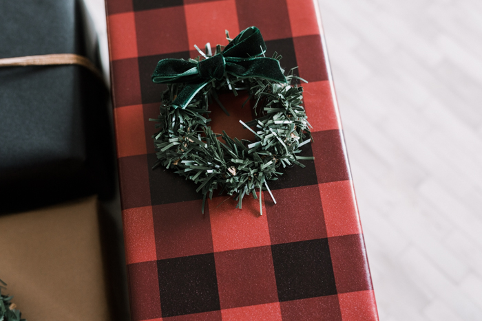 mini wreaths with red wrapping paper