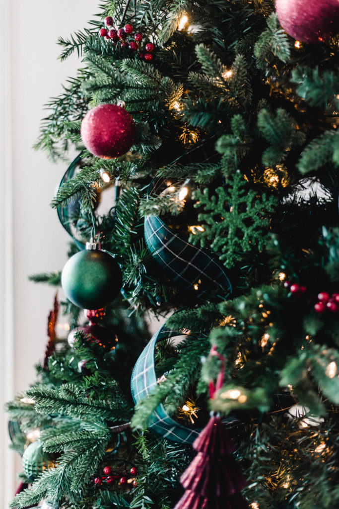 Green ribbon in the Christmas tree