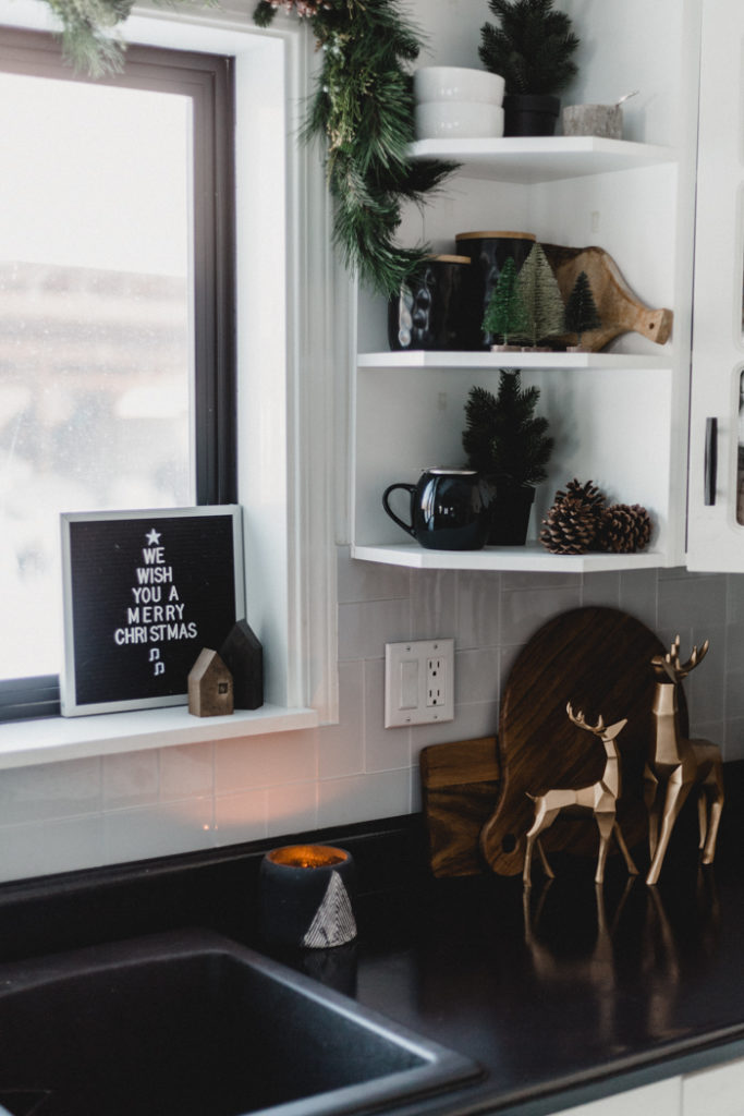 Nordic Christmas decorations in the kitchen