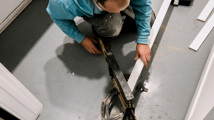 cutting mouldings with a portable saw