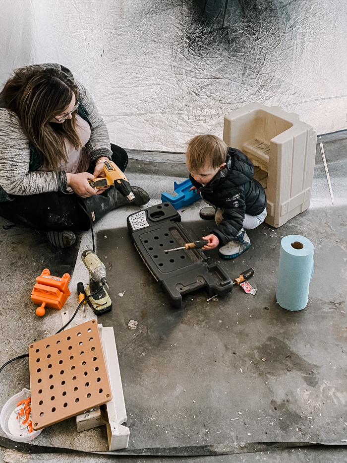 taking apart plastic workbench