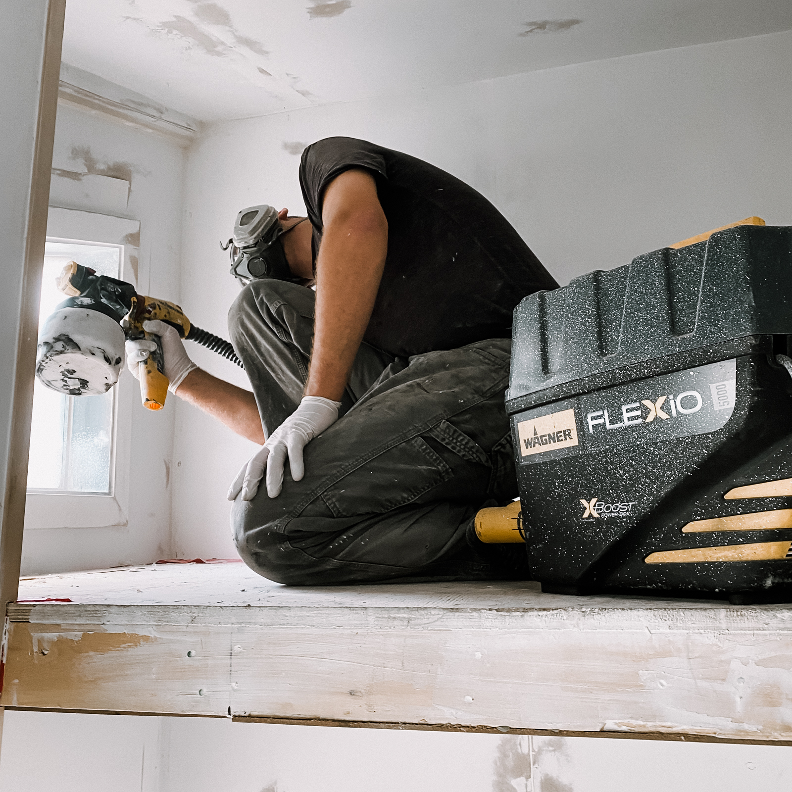 Using the flexio 5000 to paint the playhouse interior