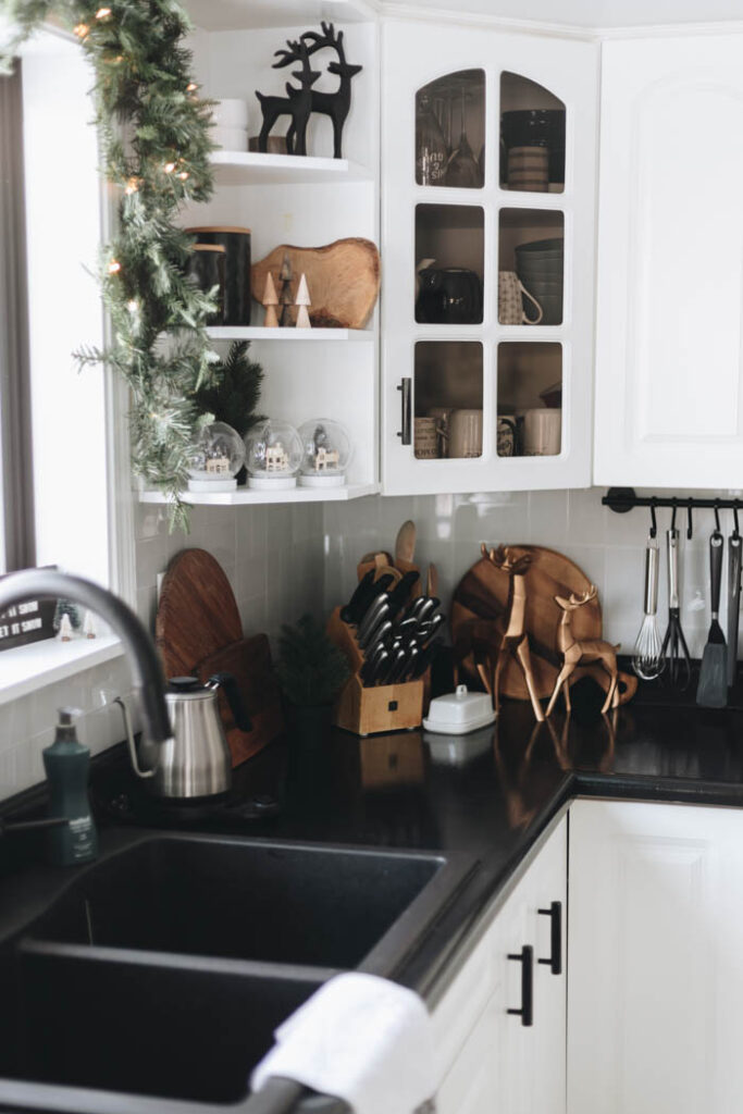 Kitchen shelving decorations