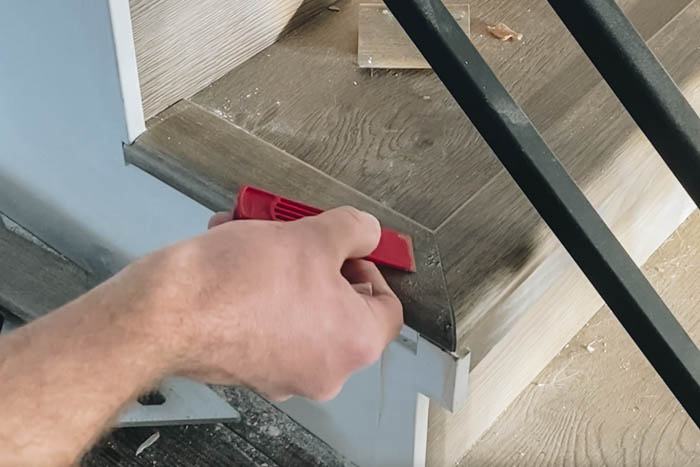 how to fill mitres, chips or cracks in laminate flooring