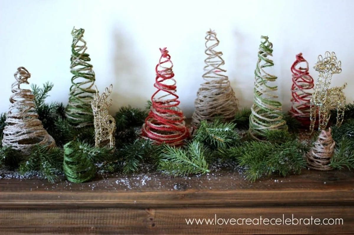 Table decorations made from string Christmas trees
