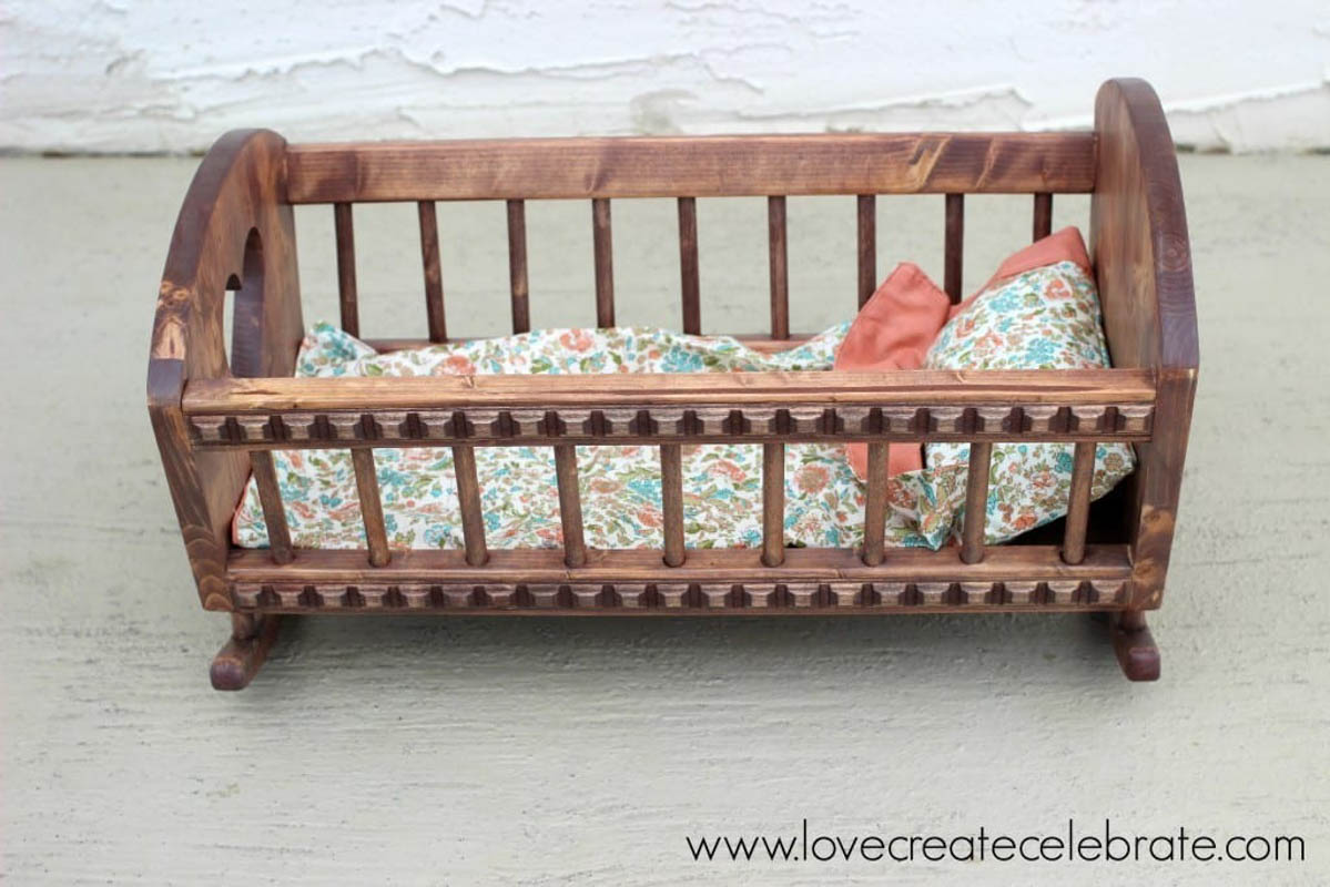 Baby doll crib with bedding