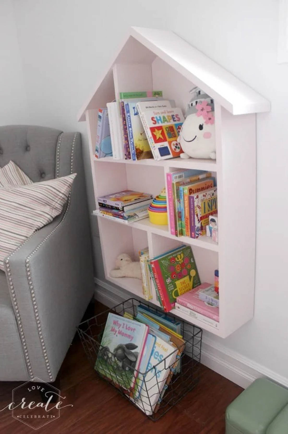 Side profile view of the house bookshelf