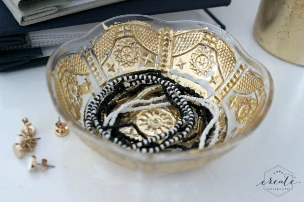 Bowl decorated with gold leaf