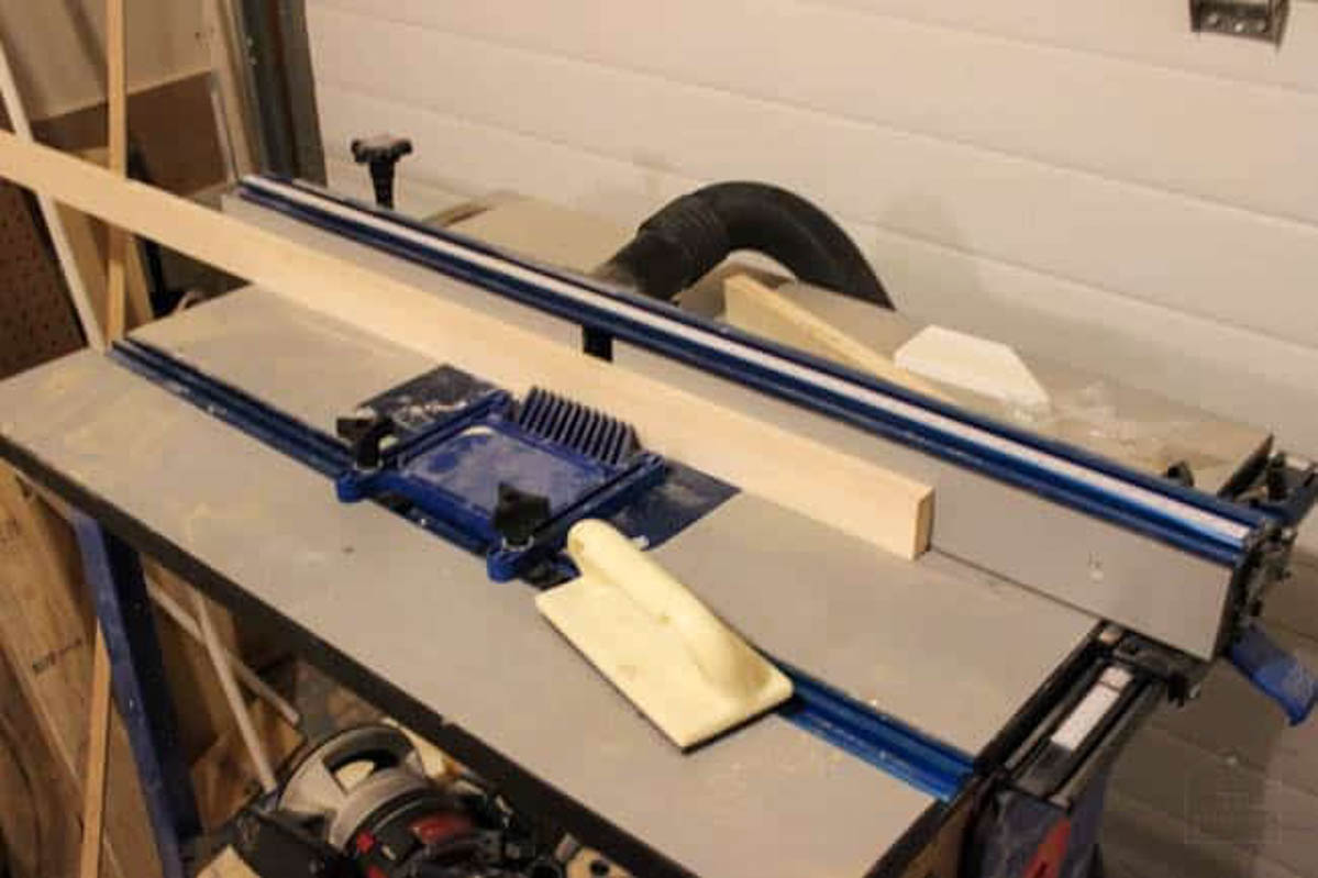 Table saw to cut the wood for the custom wood sign