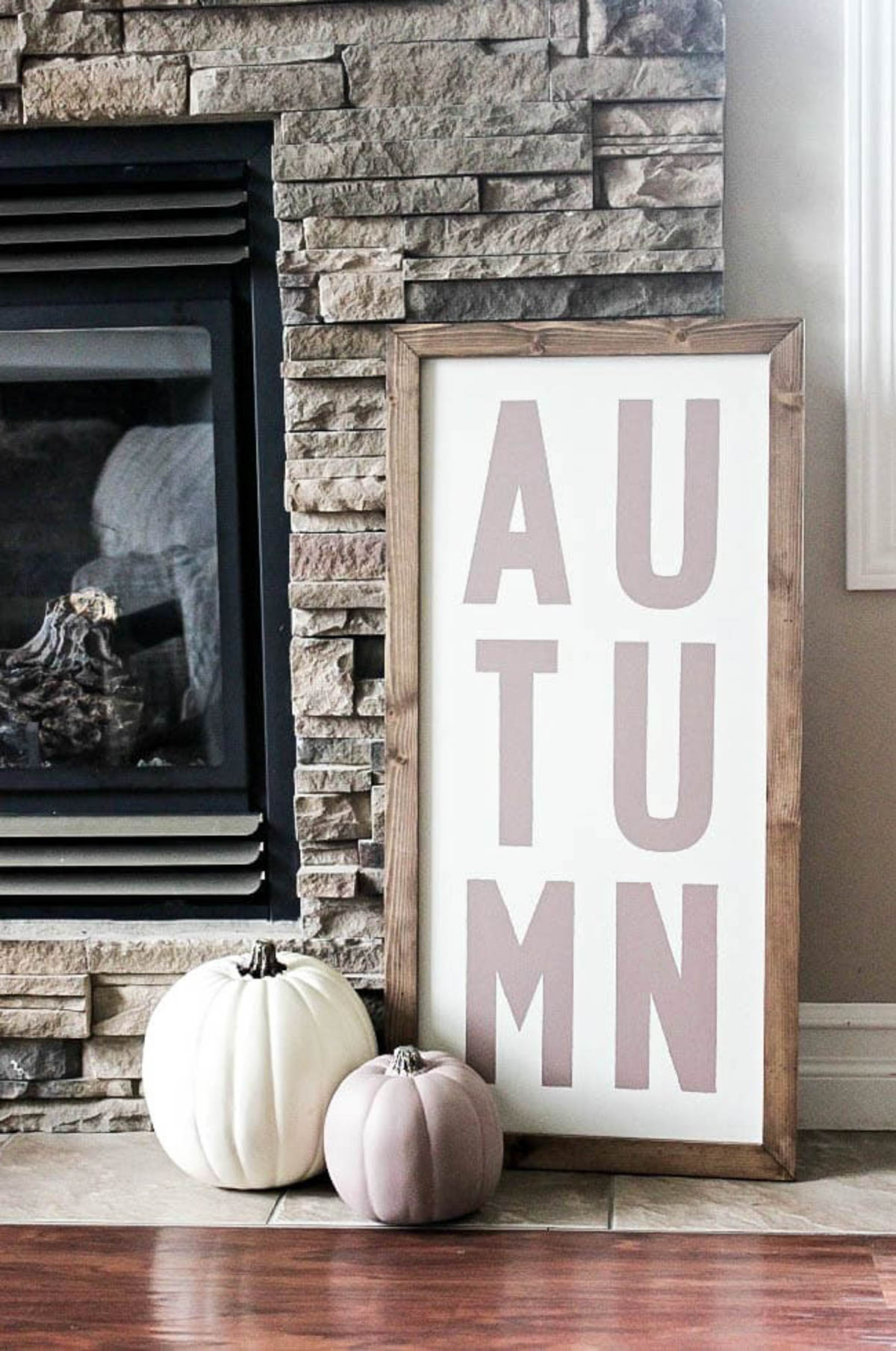 DIY autumn sign.