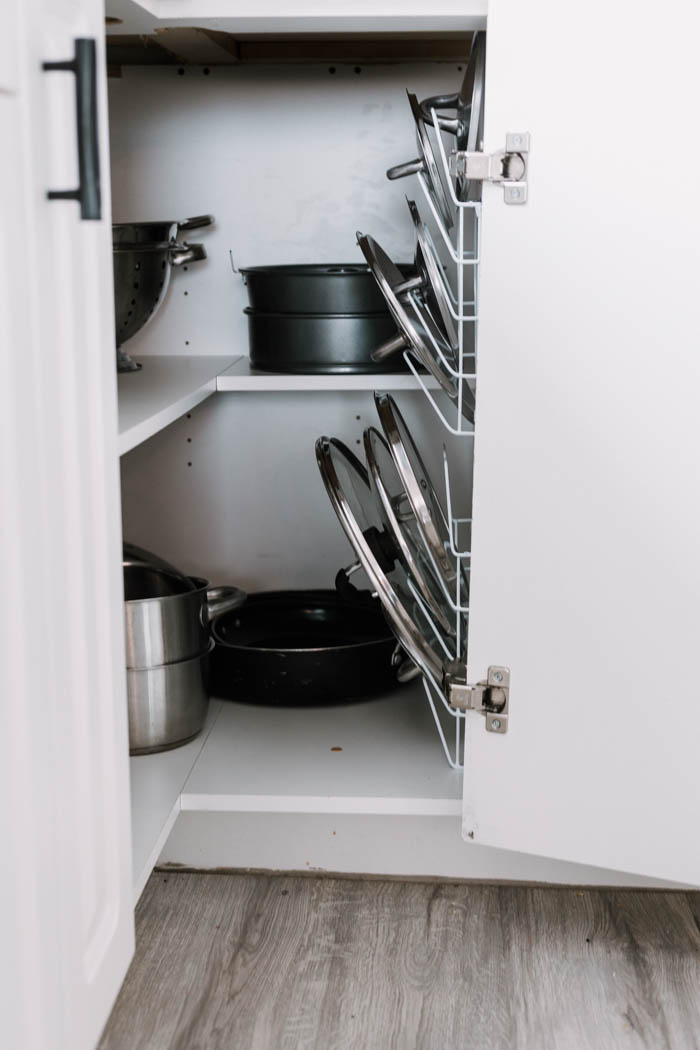 kitchen cupboard pot lid storage hack